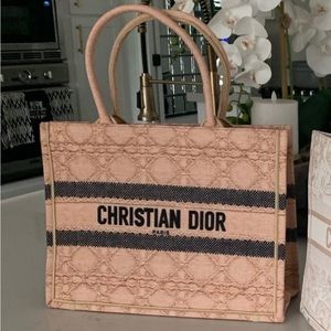 Reposhing Tote